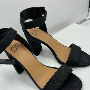 New Ladies Womens Sz 9 D❤️ Dheart Black Suede Open Toe 4” Heels